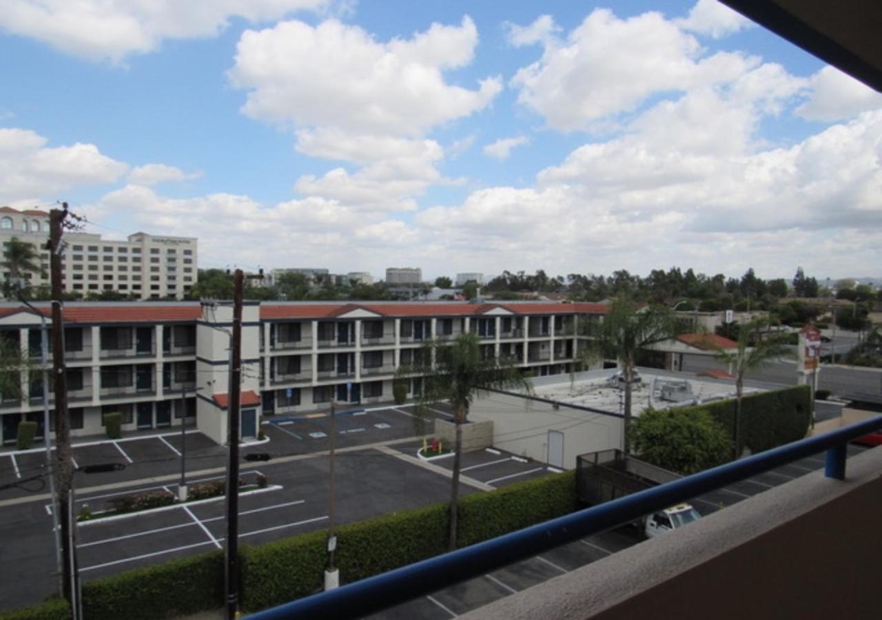 Capri Suites Anaheim Exteriör bild