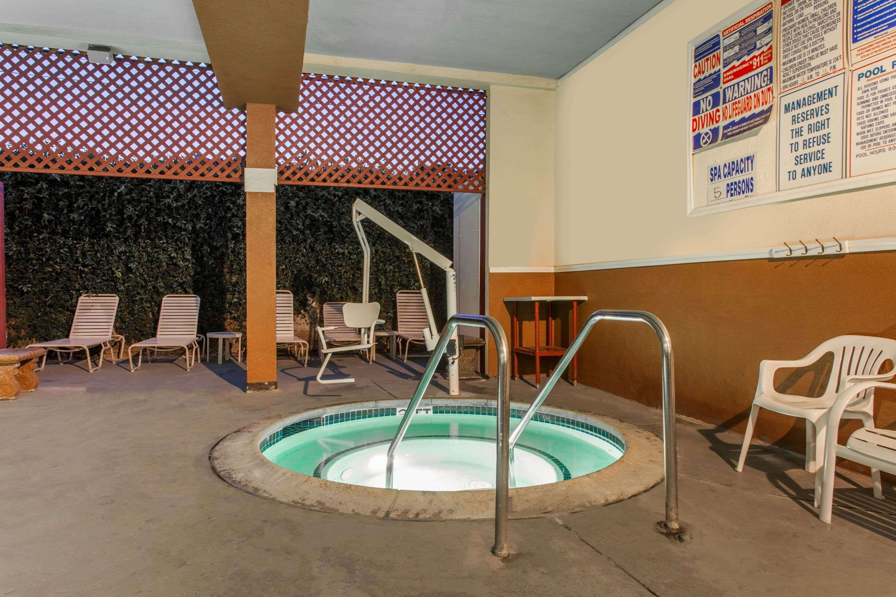 Capri Suites Anaheim Exteriör bild