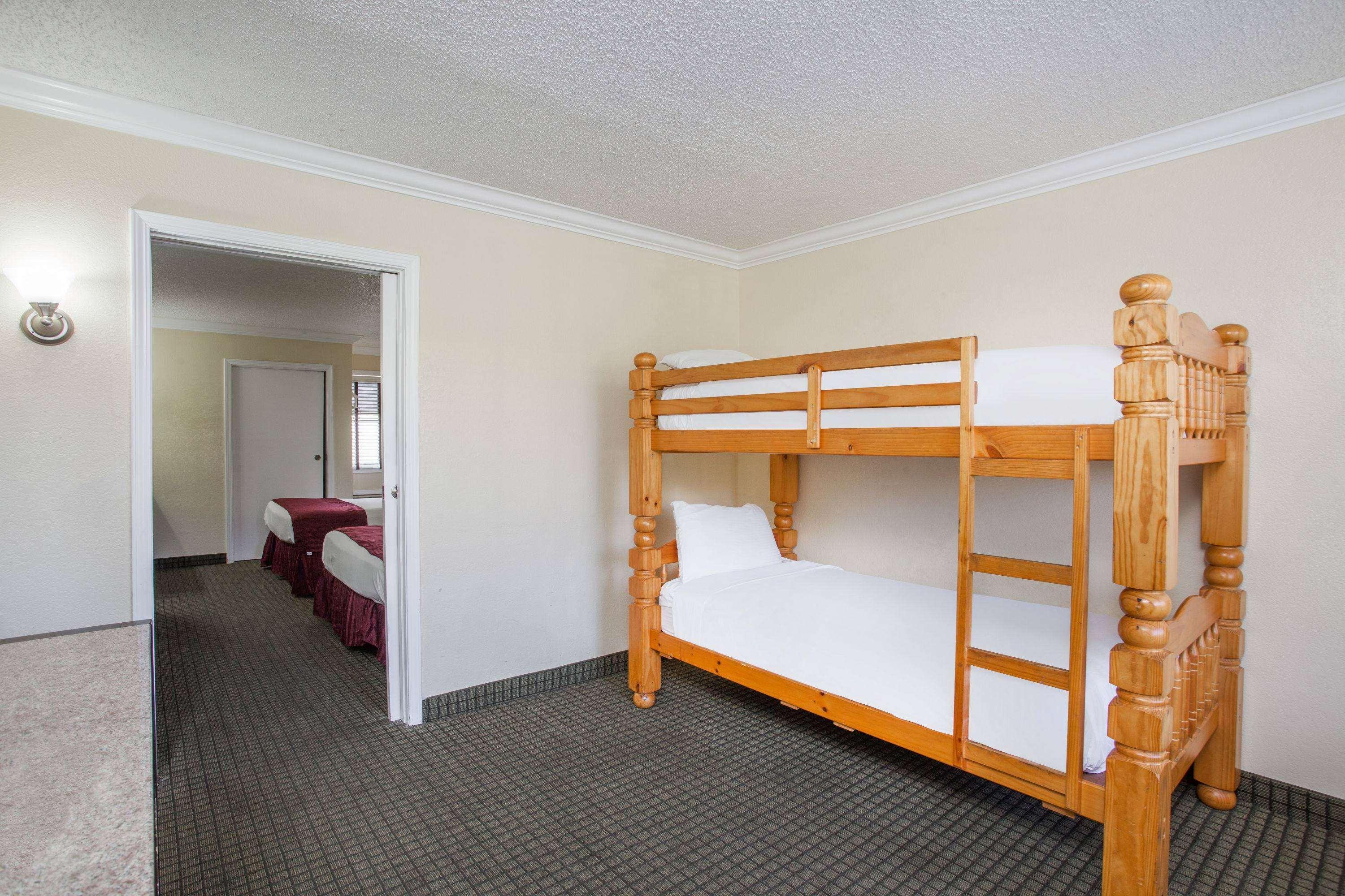 Capri Suites Anaheim Exteriör bild